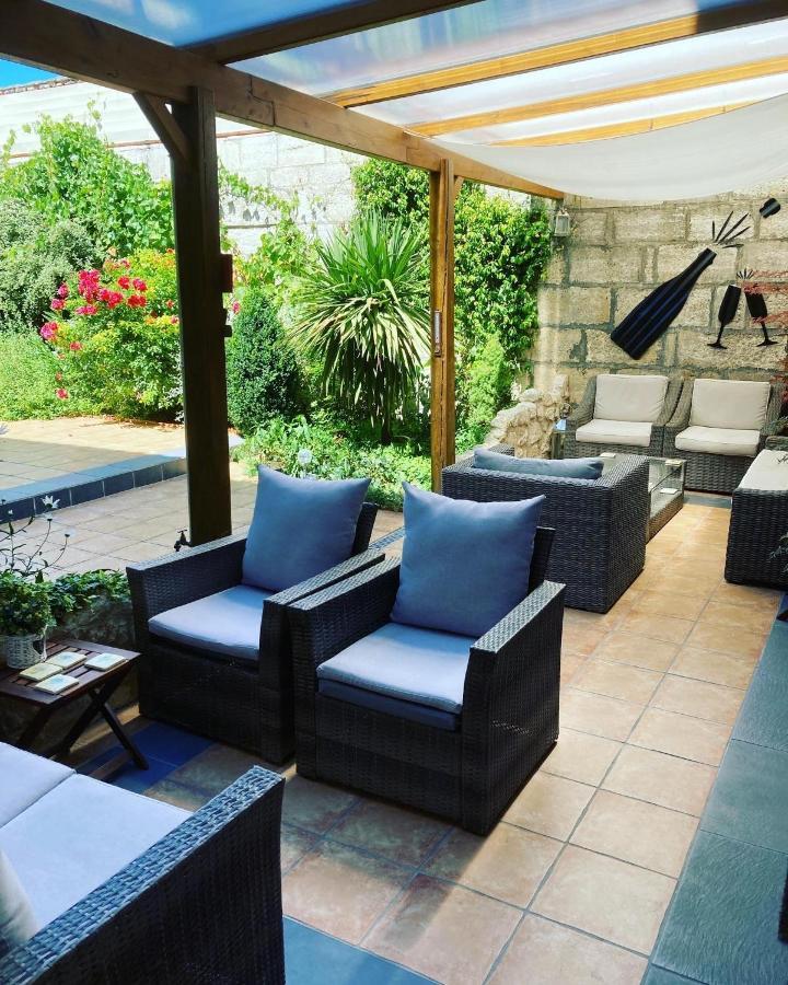 Le Patio Chambres Et Tables D'Hotes La Tour-Blanche Buitenkant foto